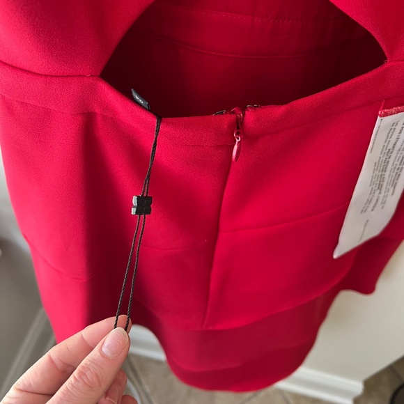 NWOT BCBG Ruffle Keyhole Mini Dress - Picture 10 of 10